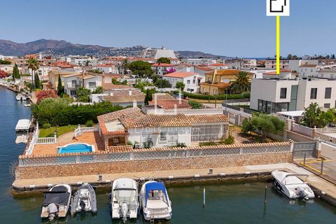 Villa i Empuriabrava, Gerona, Empuriabrava - € 739.000 | Ref: CBR70608 - foto 28