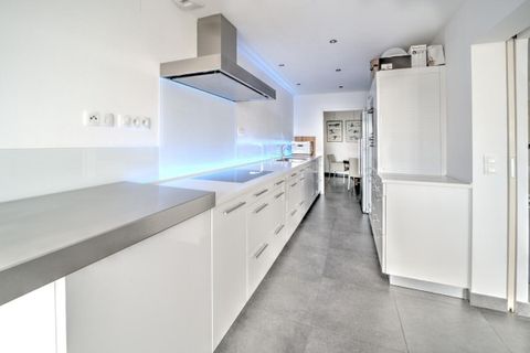 Villa a Péron, Ain, Péron - € 937.000 | Ref: fr042099 - foto 5