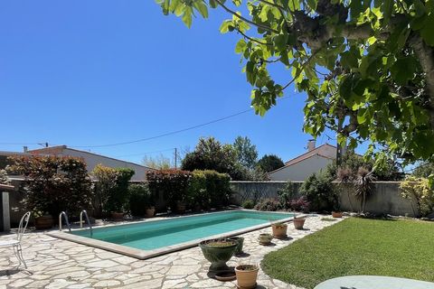 Villa en Istres, Bouches-du-Rhone, Istres - € 429.000 | Ref: 7CFC11390B62415F - photo 1