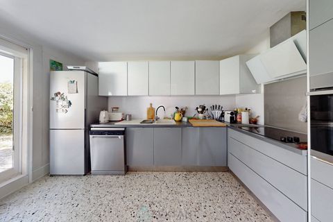 Villa en Istres, Bouches-du-Rhone, Istres - € 429.000 | Ref: 7CFC11390B62415F - photo 9