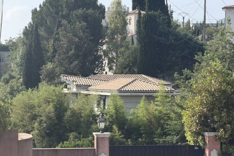 Villa i Cagnes-sur-Mer, Alpes-Maritimes, Cagnes-sur-Mer - € 865.000 | Ref: F45B16504AE74A42 - foto 3