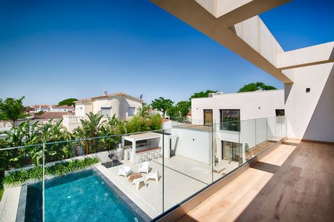 Villa i Empuriabrava, Gerona, Empuriabrava - € 1.890.000 | Ref: W-049TGW - foto 38