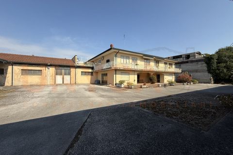 Erhvervsejendom i Rubano, Padua, Rubano - € 450.000 | Ref: V01CR - foto 1