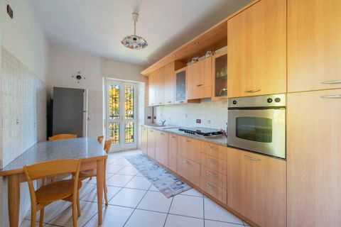Villa i Nebbiuno, Novara, Nebbiuno - € 450.000 | Ref: W-024TR9-1425137 - foto 7