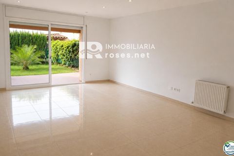 Villa i Empuriabrava, Gerona, Empuriabrava - € 295.000 | Ref: 3877 - foto 1