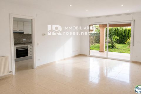 Villa i Empuriabrava, Gerona, Empuriabrava - € 295.000 | Ref: 3877 - foto 3