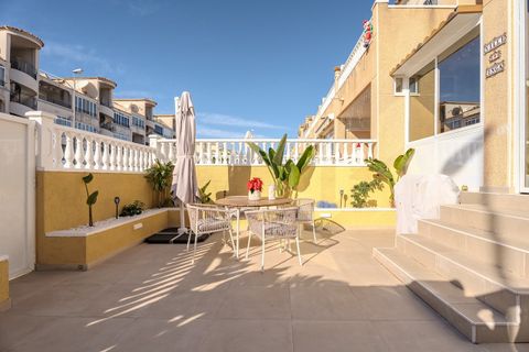 Bungalou a Punta Prima, Alicante, Punta Prima - € 199.000 | Ref: CBE02-317 - foto 2