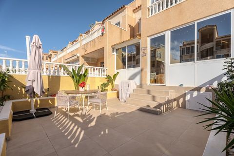 Bungalou a Punta Prima, Alicante, Punta Prima - € 199.000 | Ref: CBE02-317 - foto 3