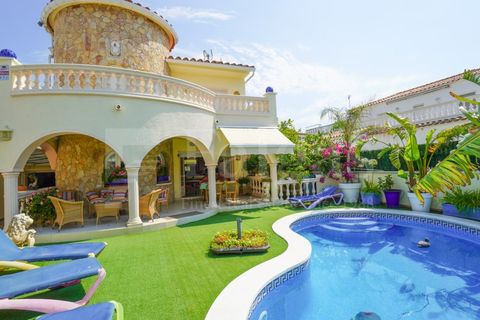 Villa in Empuriabrava, Gerona - foto 3