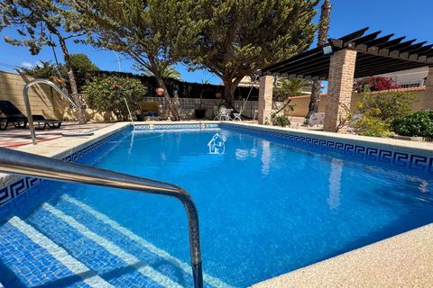 Villa a Ciudad Quesada, Alicante, Ciudad Quesada - € 2.300/mes | Ref: CHA0067 - foto 3