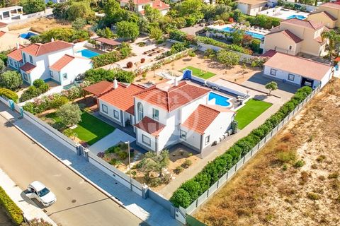 Villa in Quelfes, Faro, Quelfes - € 860.000 | Ref: V4-011 - foto 2