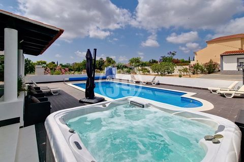 Villa in Quelfes, Faro, Quelfes - € 860.000 | Ref: V4-011 - foto 12