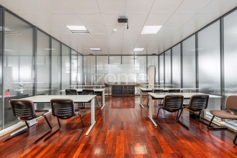 Erhvervsejendom i Maia, Porto, Maia - € 980.000 | Ref: ZMPT588721 - foto 18