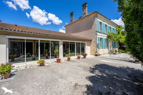 Villa i Aumagne, Charente-Maritime, Aumagne - € 450.000 | Ref: es5554802 - foto 1