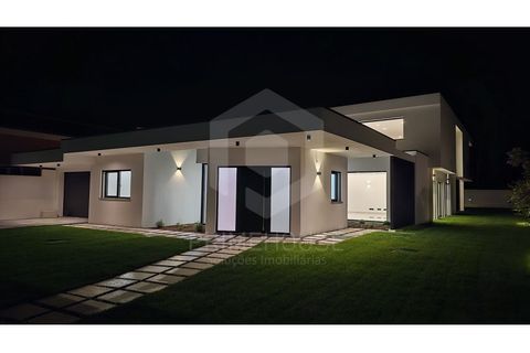 Villa i Corroios, Setubal, Corroios - € 1 950 000 | Ref: PH3306 - foto 12