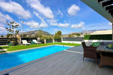 Villa a Finestrat, Alicante, Finestrat - € 3.500/mes | Ref: ALQF0073/6084 - foto 2