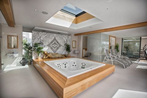 Villa i El Paraiso, Malaga, El Paraiso - € 15.000.000 | Ref: R5438548 - foto 42