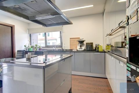 Villa i Oeiras, Lisbon, Oeiras - € 1.250.000 | Ref: MORTMJB001 - foto 12