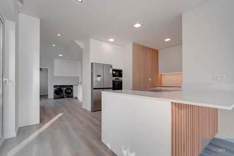Villa in Carcavelos, Lisbon, Carcavelos - € 2.390.000 | Ref: MORMA184 - foto 10