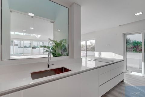 Villa in Carcavelos, Lisbon, Carcavelos - € 2.390.000 | Ref: MORMA184 - foto 11
