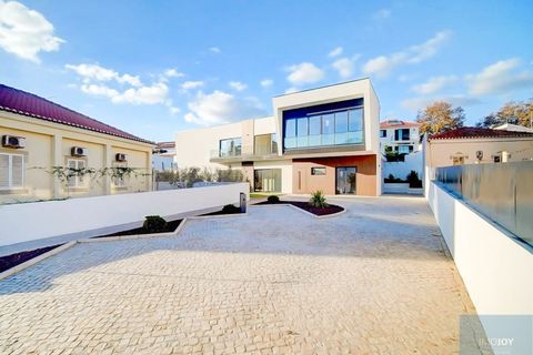 Villa in Carcavelos, Lisbon, Carcavelos - € 2.390.000 | Ref: MORMA184 - foto 42