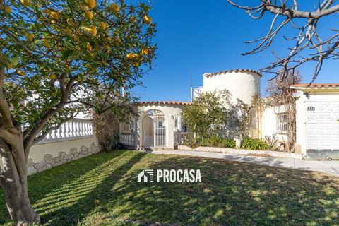 Villa em Empuriabrava, Gerona - foto 1