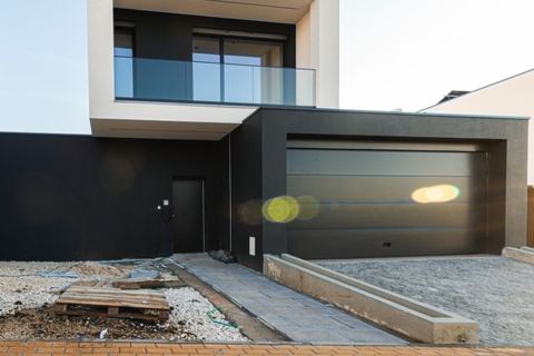 Villa en Coimbra, Coimbra, Coimbra - € 610.000 | Ref: CBRNT 6194 - photo 1