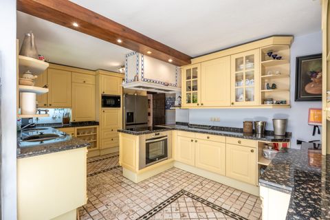 Villa in Marbella, Malaga, Marbella - € 6.700.000 | Ref: R112-06327 - foto 12