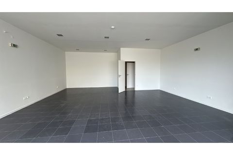 Erhvervsejendom i Arcozelo, Porto, Arcozelo - € 172.500 | Ref: Loja_51 - foto 4