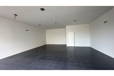 Erhvervsejendom i Arcozelo, Porto, Arcozelo - € 172.500 | Ref: Loja_51 - foto 8