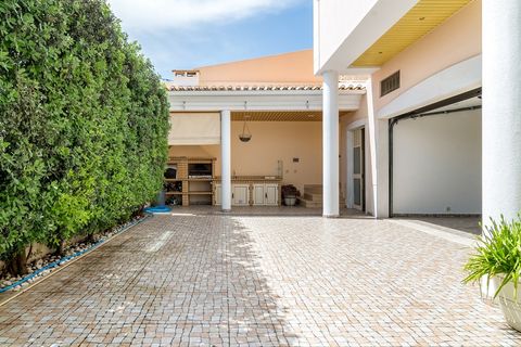 Villa i Amadora, Lisbon, Amadora - € 1.799.000 | Ref: SAV16349 - foto 31
