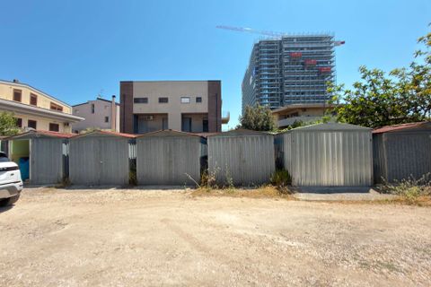 Garage i Pescara, Pescara, Pescara - € 18.000 | Ref: C200 - foto 3