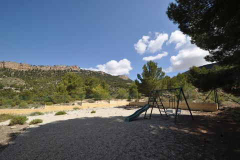 Villa en Castalla, Alicante, Castalla - € 499.995 | Ref: 11356C2607 - photo 8