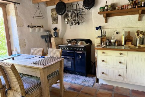 Villa a Aubeterre-sur-Dronne, Charente, Aubeterre-sur-Dronne - € 175.000 | Ref: BVI85485 - foto 4