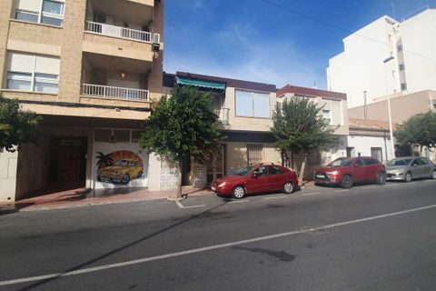 Casa de pueblo en Torrevieja, Alicante - foto 2