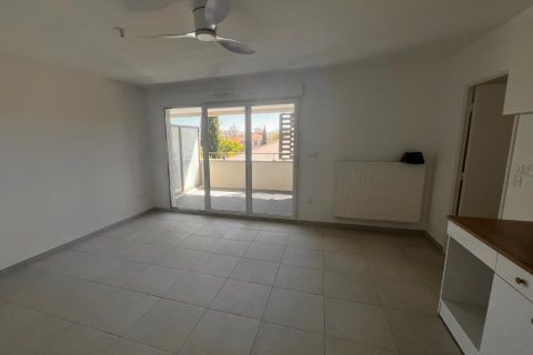 Apartment in Cavaillon, Vaucluse, Cavaillon - € 658/month | Ref: 0072300 - photo 2