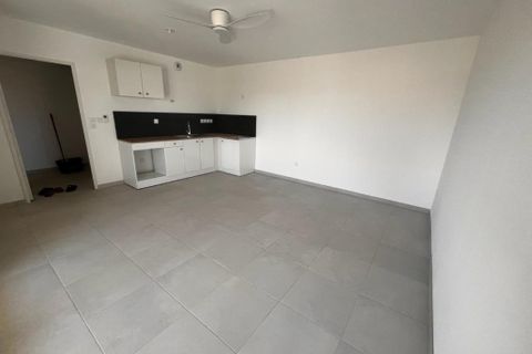 Apartment in Cavaillon, Vaucluse, Cavaillon - € 658/month | Ref: 0072300 - photo 3