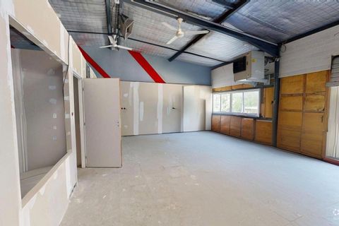 Erhvervsejendom i Auriol, Bouches-du-Rhone, Auriol - € 220.000 | Ref: 3Q26-K62-RUA - foto 2