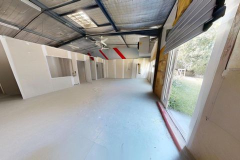 Erhvervsejendom i Auriol, Bouches-du-Rhone, Auriol - € 220.000 | Ref: 3Q26-K62-RUA - foto 3