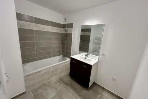 Apartamento en Grigny, Rhone, Grigny - € 215.000 | Ref: GV822 - photo 4