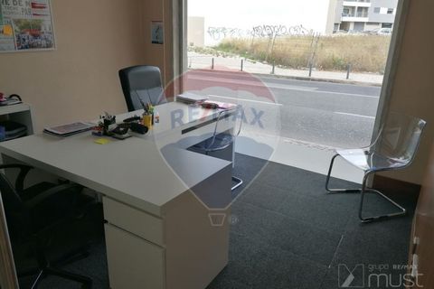 Erhvervsejendom i Amadora, Lisbon, Amadora - € 380.000 | Ref: 122291144-1 - foto 8