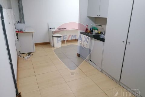 Erhvervsejendom i Amadora, Lisbon, Amadora - € 380.000 | Ref: 122291144-1 - foto 13