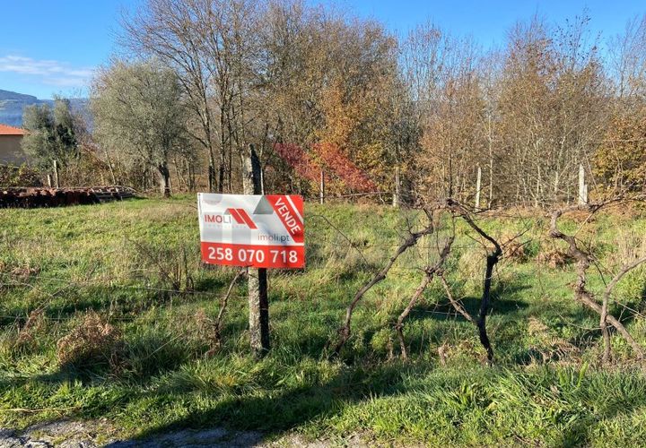 Terra a Azere, Viana do Castelo, Azere - € 40.000 | Ref: AVV-1977-MR-0222 - foto 1