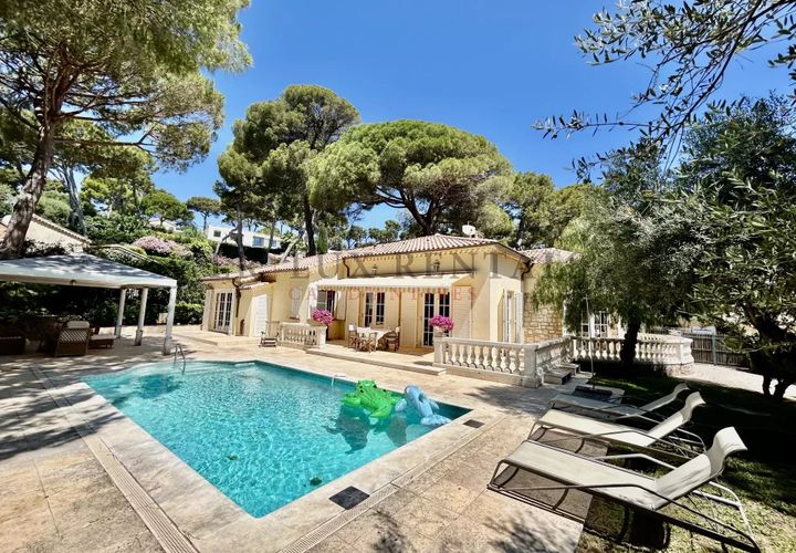 Villa i Antibes, Alpes-Maritimes, Antibes - € 3.000.000 | Ref: 6285332 - foto 1