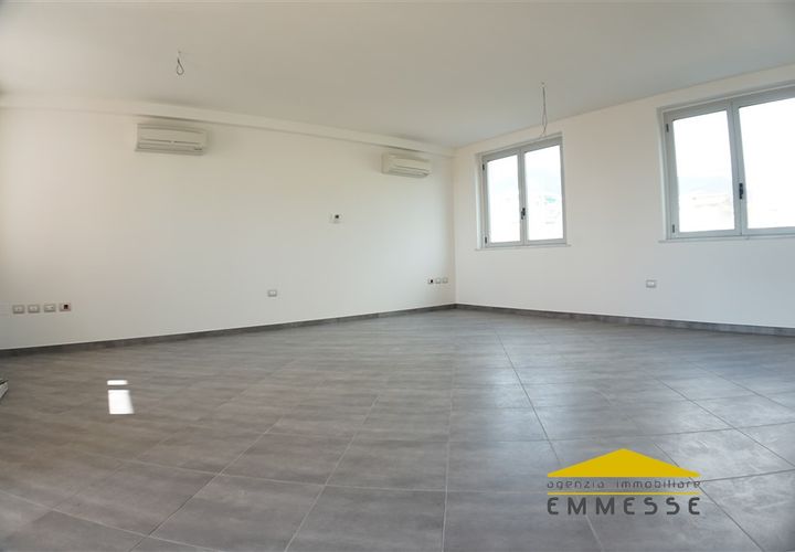 Erhvervsejendom i Massa, Massa and Carrara, Massa - € 160.000 | Ref: 1191A - foto 1