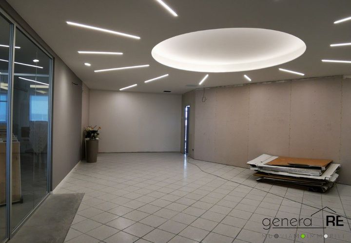L'establiment comercial a Spoltore, Pescara, Spoltore - € 2.200/mes | Ref: RAUF101021 - foto 1