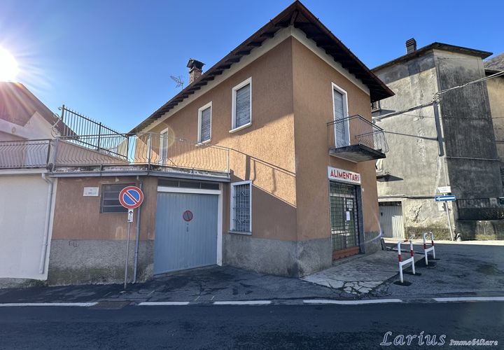 Villa i Valbrona, Como, Valbrona - € 113.000 | Ref: Val11 - foto 1