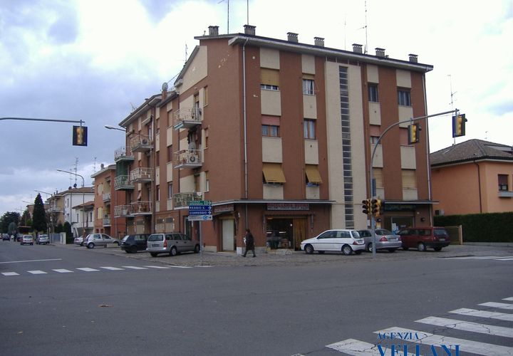 Erhvervsejendom i Carpi, Modena, Carpi - € 100.000 | Ref: IHS-720 - foto 1
