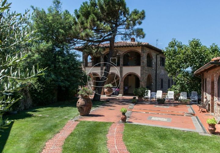 Landejendom i Bucine, Arezzo, Bucine - € 1.290.000 | Ref: DIC.5418 - foto 1