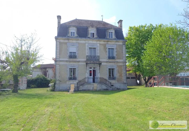 Herregård i Aigre, Charente, Aigre - € 283 500 | Ref: 9823 - foto 1